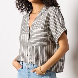 Evereve Size XL Sophia Linen Resort Shirt